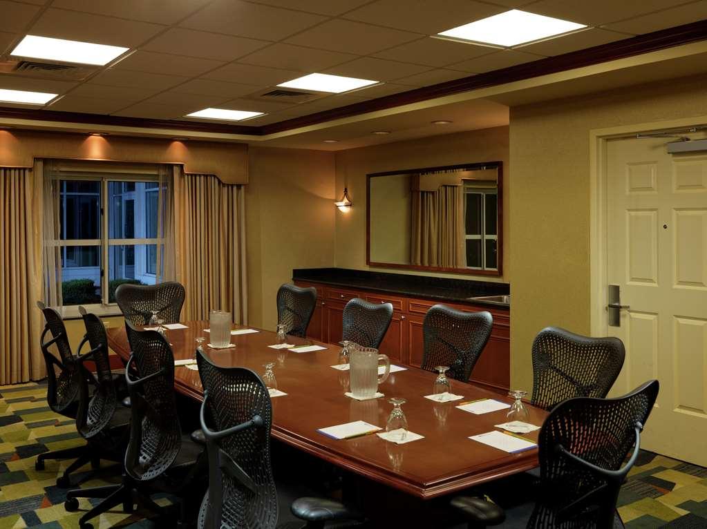 Hilton Garden Inn Milford Konforlar fotoğraf