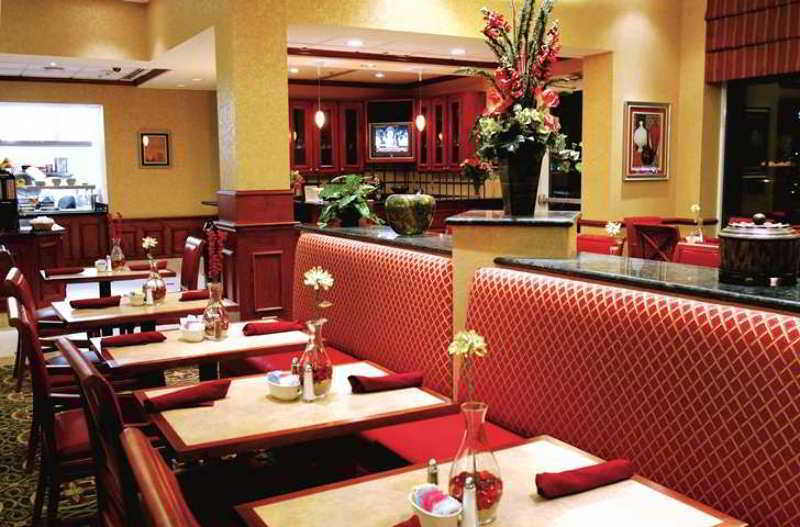 Hilton Garden Inn Milford Restoran fotoğraf